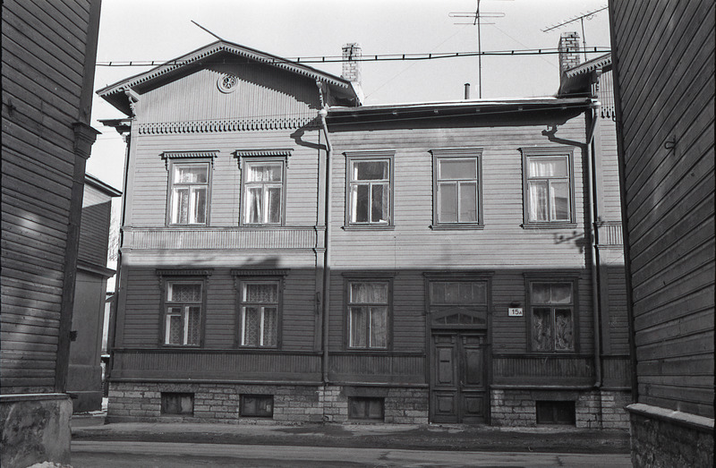 Tatari 15a puidust elamu (lammutatud)