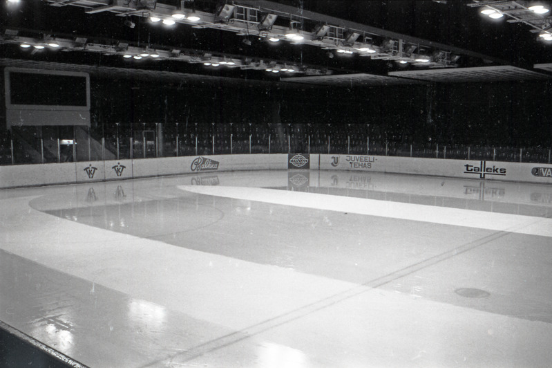 Linnahall: jäähall