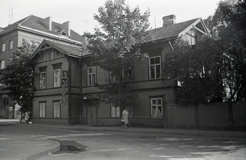 Elamu Kentmanni 8 (lammutatud)