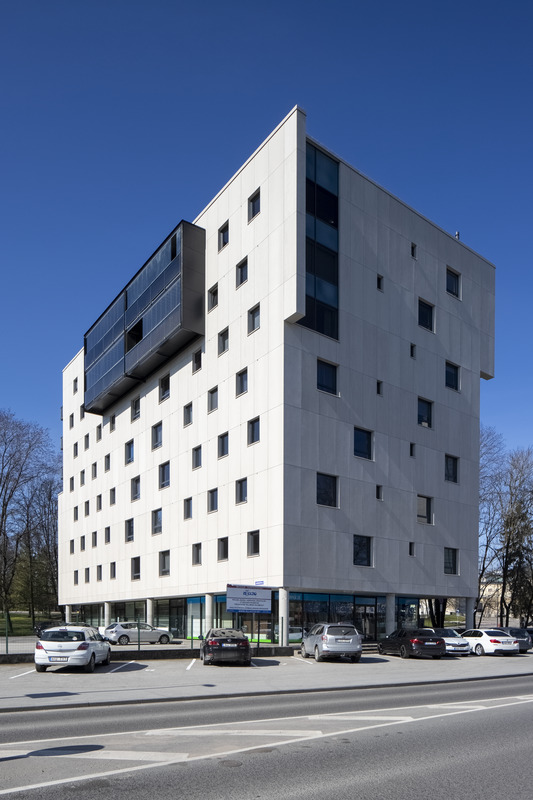 Äripindadega korterelamu Tallinnas Juhkentali 8. Arhitektuuristuudio Siim & Kreis, arhitektid Andres Siim ja Kristel Ausing