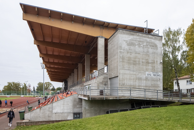 Tartu Tamme staadion; tribüün / tribüünihoone. Arhitektuuristuudio Siim & Kreis; arhitektid Andres Siim ja Kristel Ausing