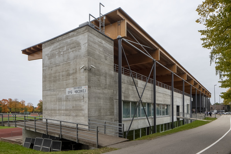 Tartu Tamme staadion; tribüün / tribüünihoone. Arhitektuuristuudio Siim & Kreis; arhitektid Andres Siim ja Kristel Ausing