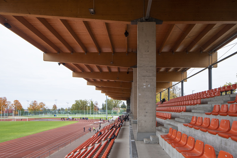 Tartu Tamme staadion; tribüün / tribüünihoone. Arhitektuuristuudio Siim & Kreis; arhitektid Andres Siim ja Kristel Ausing