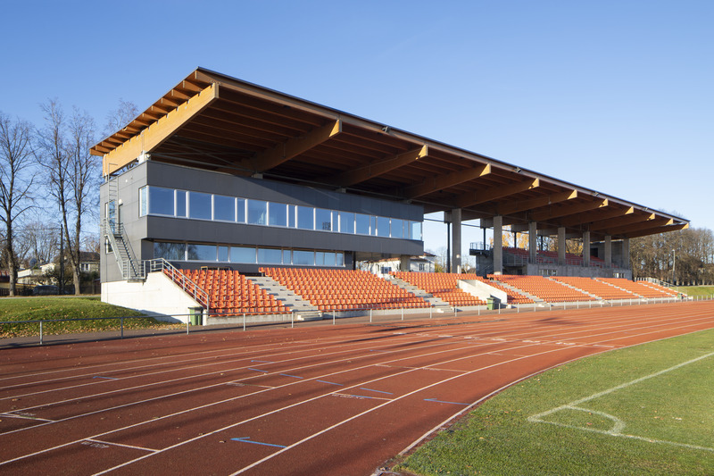 Tartu Tamme staadion; tribüün / tribüünihoone. Arhitektuuristuudio Siim & Kreis; arhitektid Andres Siim ja Kristel Ausing