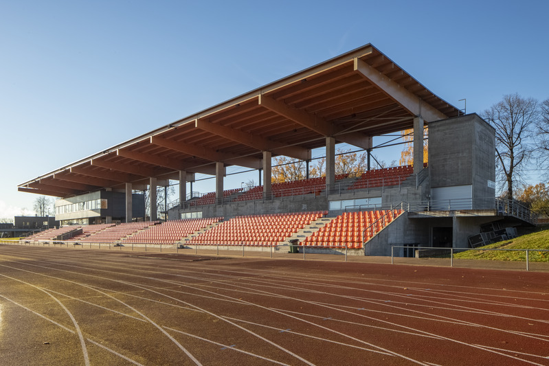 Tartu Tamme staadion; tribüün / tribüünihoone. Arhitektuuristuudio Siim & Kreis; arhitektid Andres Siim ja Kristel Ausing