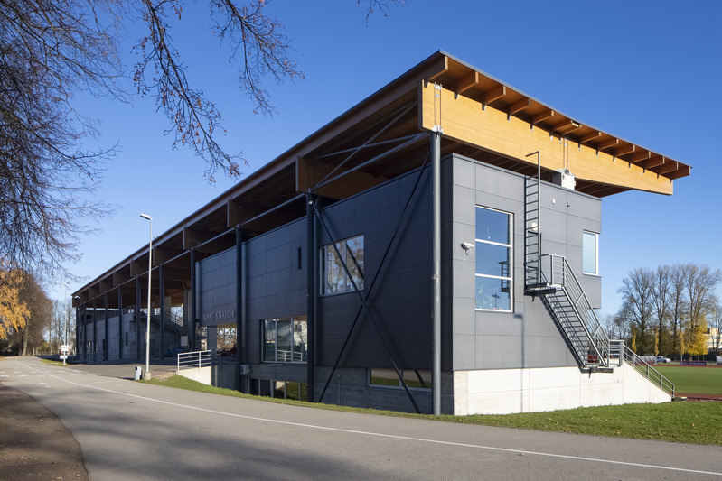 Tartu Tamme staadion; tribüün / tribüünihoone. Arhitektuuristuudio Siim & Kreis; arhitektid Andres Siim ja Kristel Ausing