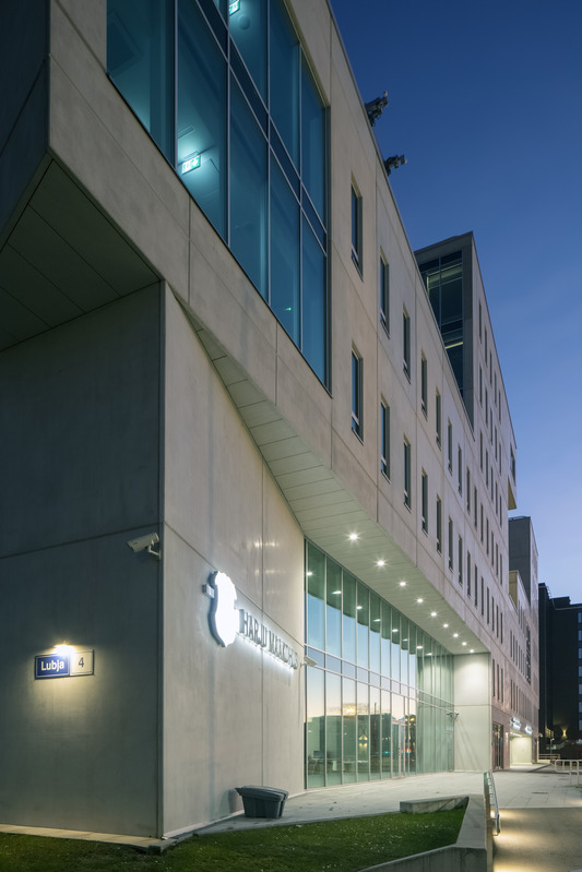 Tallinna uus kohtuhoone / Harju Maakohus. Arhitektuuribüroo Siim & Kreis (autorid Andres Siim ja Kristel Ausing); projekteerija Novarc Group AS (peaarhitekt Lauri Laisaar)