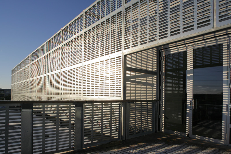 Haabersti / Õismäe vabaajakeskus (Vaba Aja Keskus). Arhitektid Muru & Pere: Urmas Muru, Peeter Pere, Katrin Kaevats, Janek Maat