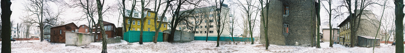 Vilmsi tn 18, 20 ja 22 majade tagaküljed, panoraamfoto