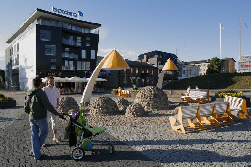 Rakvere keskväljak / Turu plats ja hoonestus