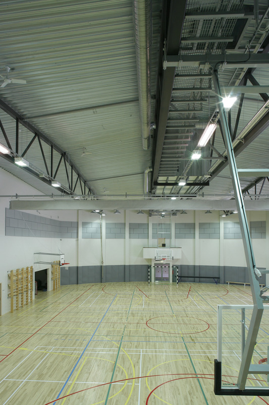 Heimtali (Raudna) põhikooli spordihoone. Arhitekt Peep Jänes