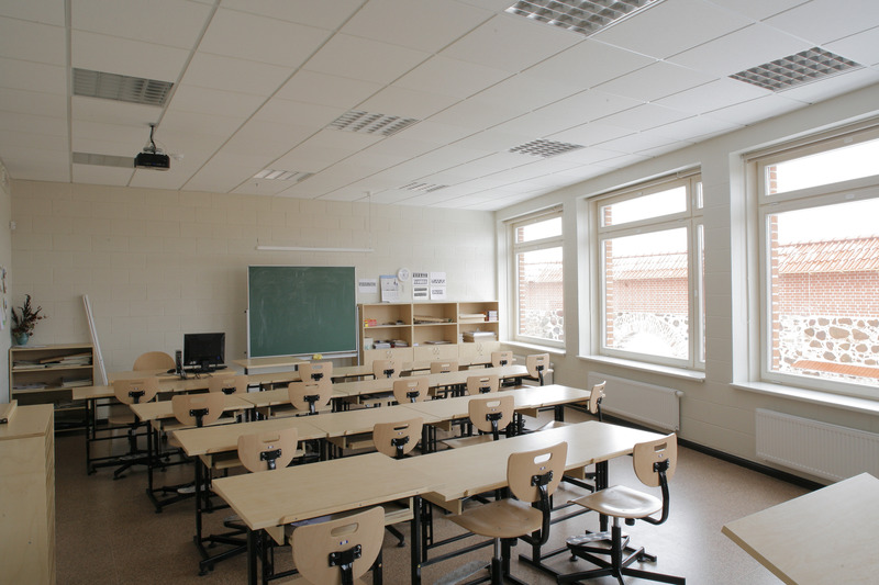 Heimtali (Raudna) põhikooli spordihoone. Arhitekt Peep Jänes