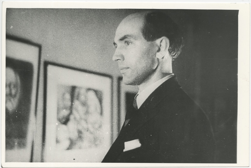 Kunstnik Adamson-Eric Eduard Wiiralti näitusel