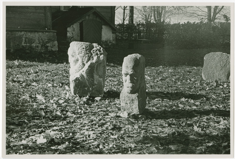 Dolomiit skulptuurid Pupastvere aias