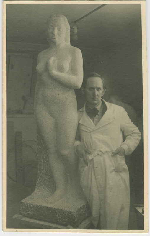 Herman Halliste enda skulptuuriga "Õhtu"