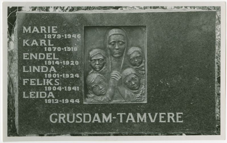 Perekond Grusdam- Tamvere hauamonument Simuna kalmistul