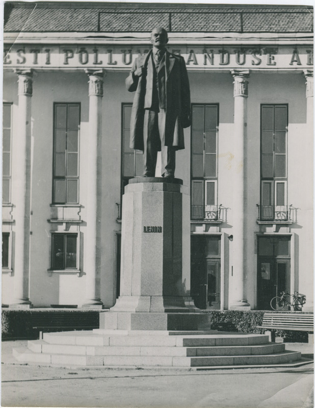 Lenini monument Tartus EPA ees