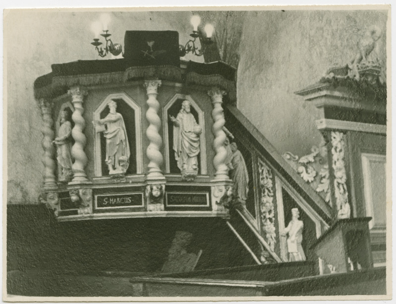 Karuse kiriku kantsel