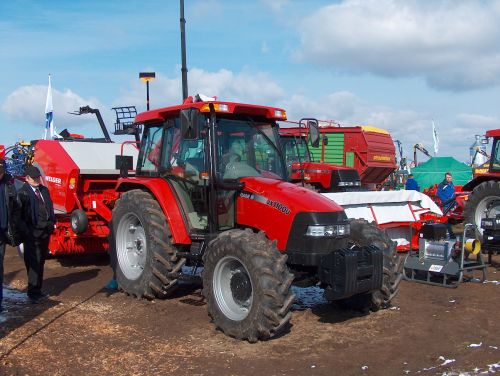 Maamess 2005. Firma Case traktor