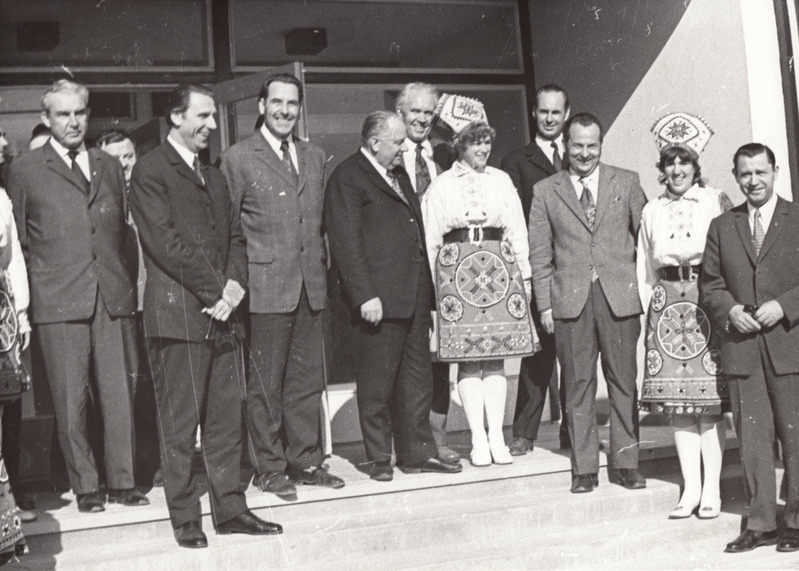 NSVL põllumajandusminister Gagarini nim. sovhoostehnikumis ringkäigul