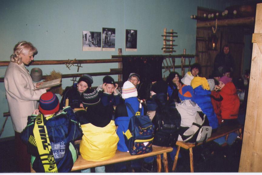 Lilia Leiman lasteüritusel Toomapäeva toimetused