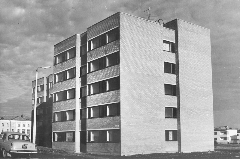 EMMTUI 20 korteriga elamu Sakus