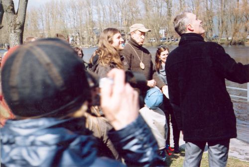 Toomas Hendrik Ilves tamme istutamas