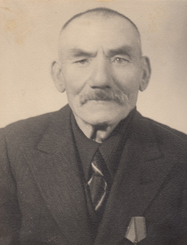 Sootaga sovhoosi brigadir Aleksander Lindemann