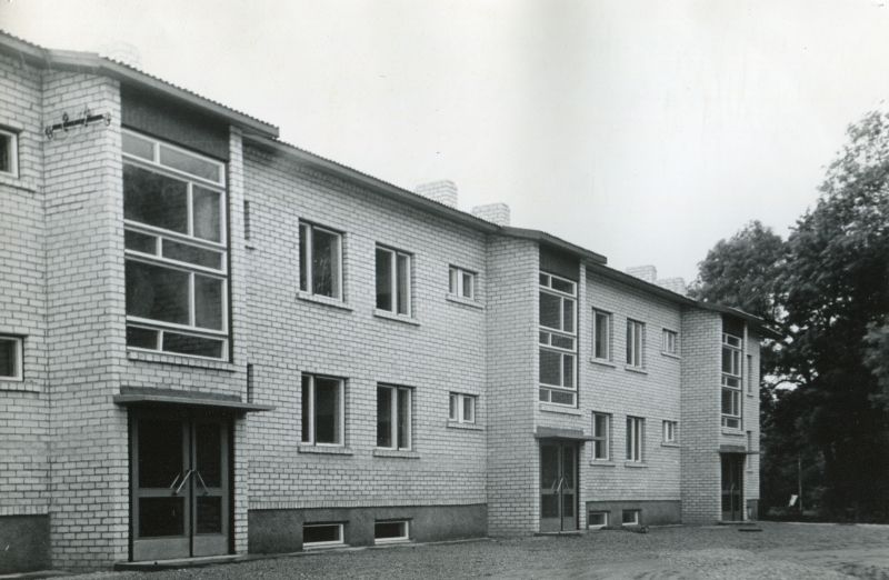 Lenini nim. näidissovhoosi 12-korteriline elamu