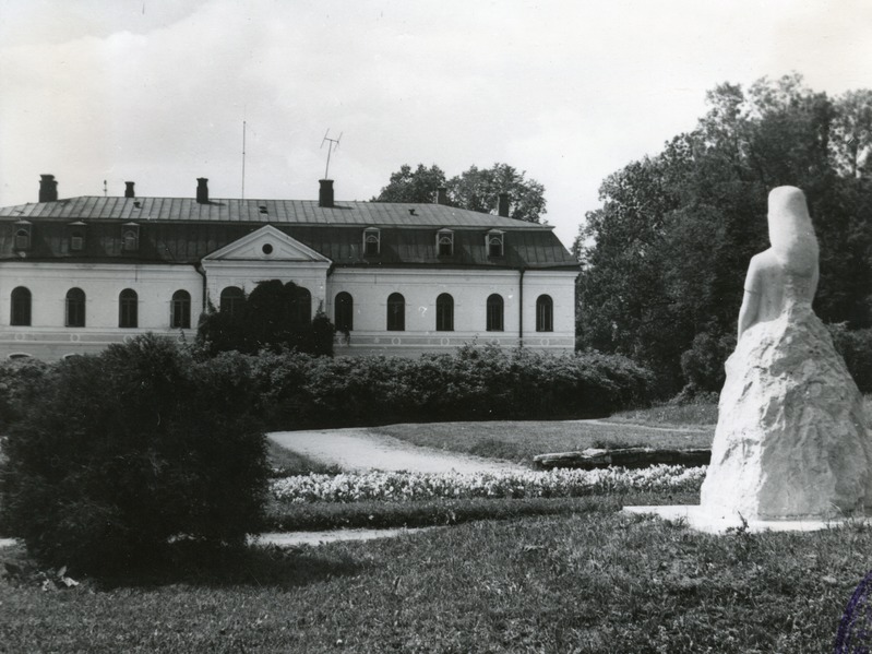 Kehtna Näidissovhoostehnikum. Administratiivhoone