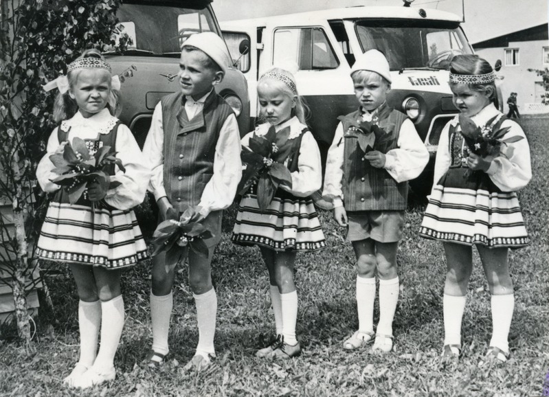 Väimela Näidissovhoostehnikumi 50.aastapäeva pidustused. Õnnitlejad