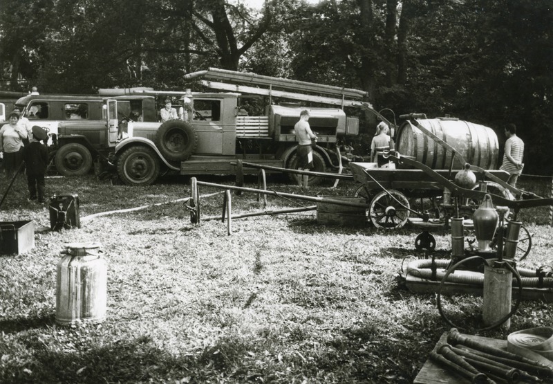Järvamaa vanatehnika klubi Retron tuletõrjujate show