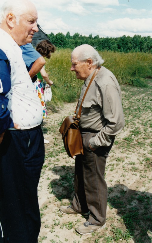 Herbert Korjus (paremal) ja Harri Hindoalla Eesti Agronoomide Seltsi teabepäeval 9.07.1997.a.