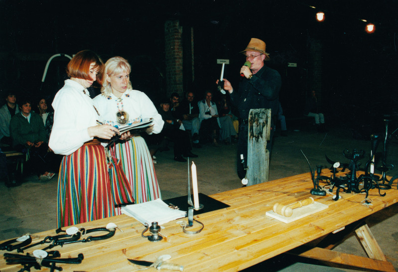 XI Üleriigilised Seppade päevad Eesti Põllumajandusmuuseumis 30. juuni -1.juuli 2000.  Sepiste oksjon
