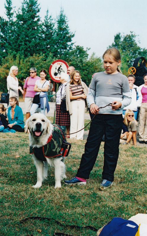 Sügisnäitus ja Tõuloom 2002 Eesti Põllumajandusmuuseumis, koerte kostüümikarneval