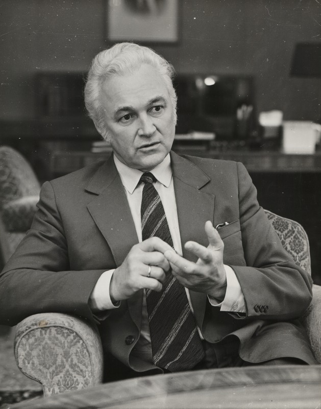 EKP Keskkomitee sekretär ja ENSV Ministrite Nõukogu esimehe esimene asetäitja Arnold Rüütel