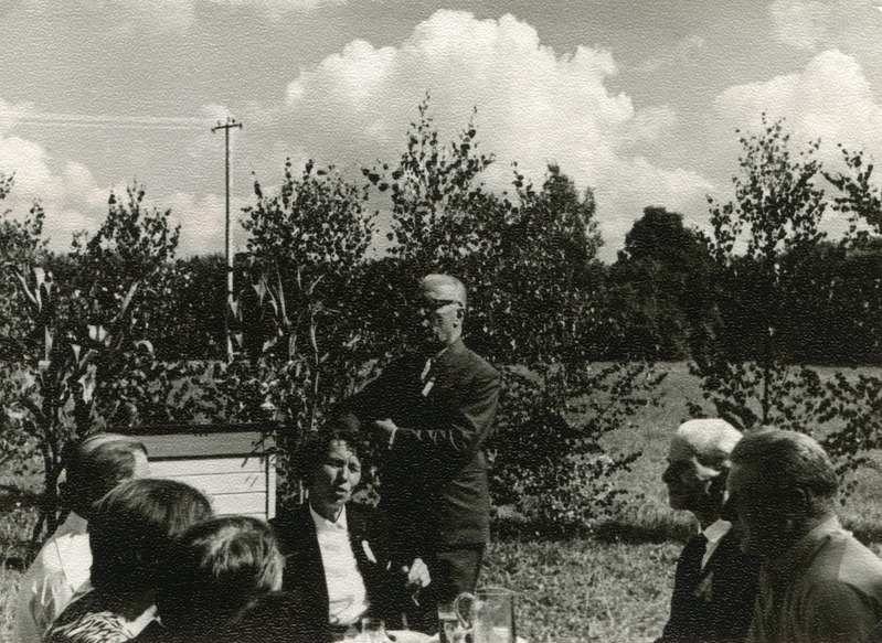 Vahi kooli lauluõpetaja ja dirigent Richard Ritsing