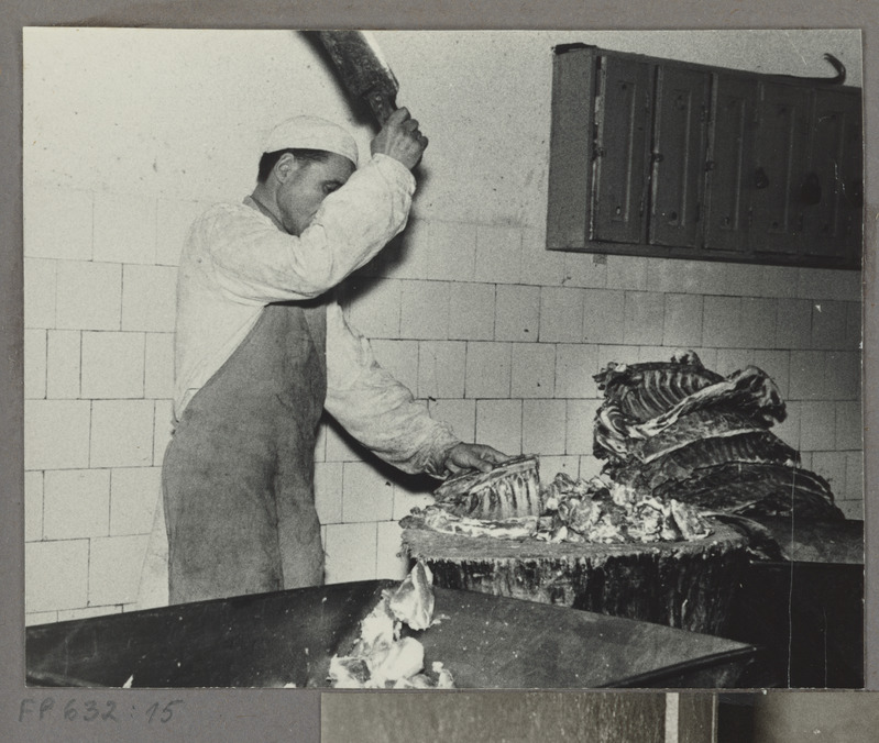 Tartu Lihakombinaat. Liha tükeldamine poolfabrikaatideks enne TTO plaani elluviimist