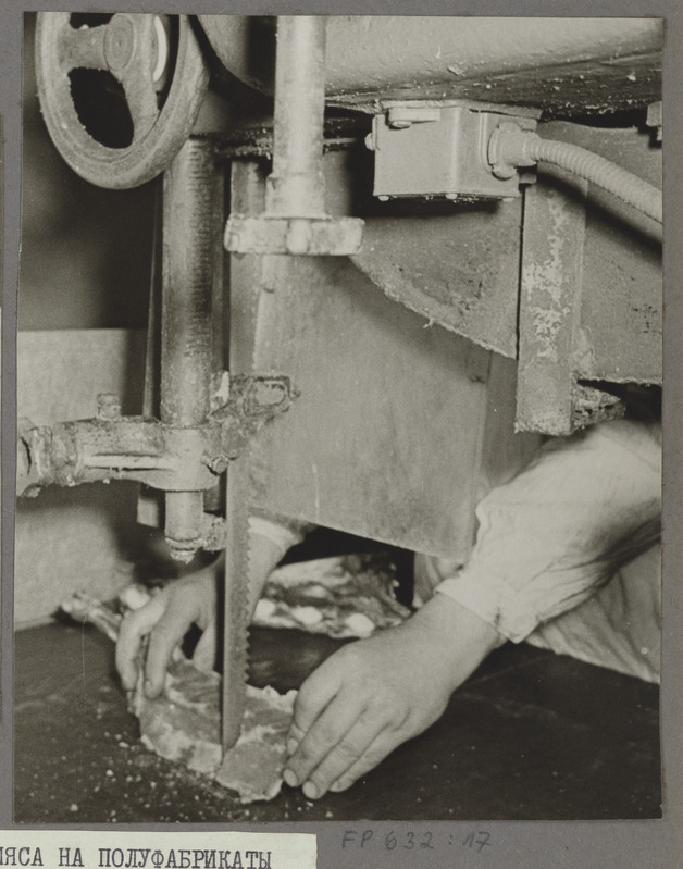 Tartu Lihakombinaat. Liha tükeldamine poolfabrikaatideks pärast TTO plaani elluviimist