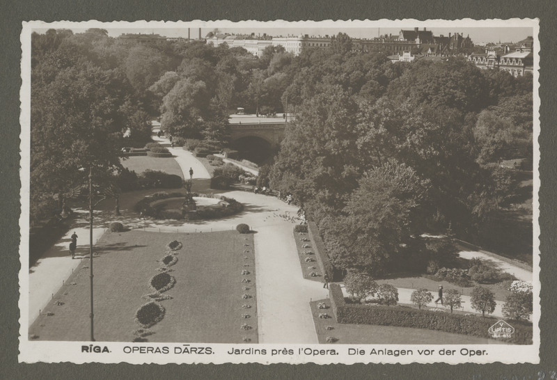 Haljasala ja park ooperimaja ümber