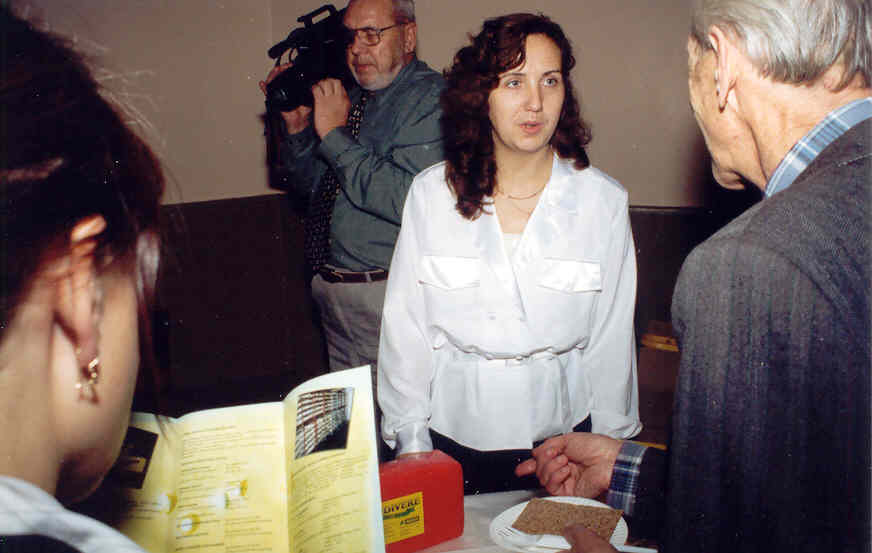 Infot jagab külastajatele OÜ Meier esindaja,  Eesti Piimaliidu 10 aastapäeva konverentsil