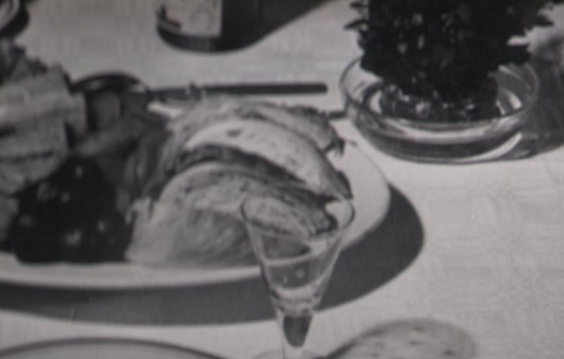 Laual taldrikul singiviilud lisanditega