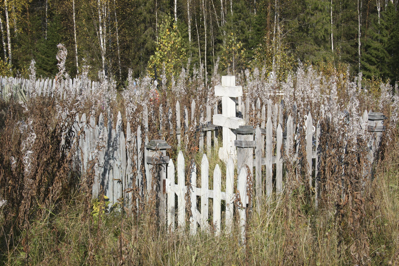 Mõjoldino küla surnuaed