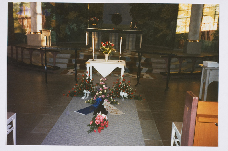 Jumalateenistus parvlaeval Estonia hukkunute ja kõigi Kumlas surnud eestlaste mälestuseks