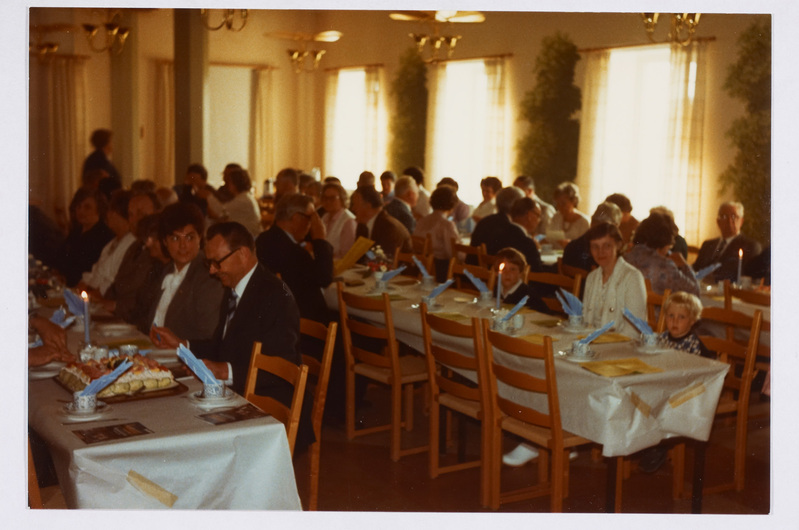 Kumla sinod, osavõtjad kohvilauas