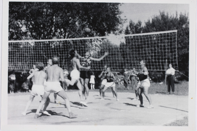 Võrkpallivõistlused Örebro ja Kumla Eesti skaudimeeskondade vahel