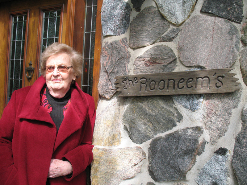 Aino Rooneem oma majauksel Collingwoodis.