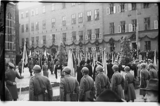 Rootsi kuninga Gustaf V matuserongkäik?