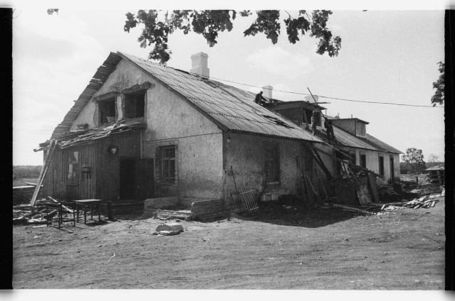 Ontika mõisa renoveerimistööd; vaade kõrvalhoonele