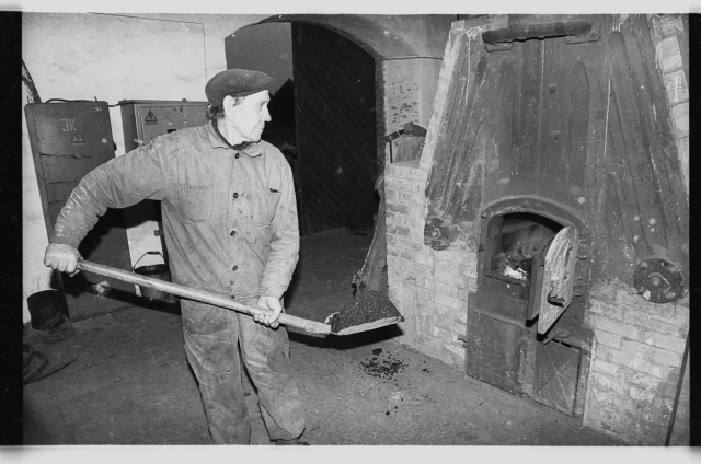 Eino Viilupi restaureerimistöökoda Kukrusel; katlakütja